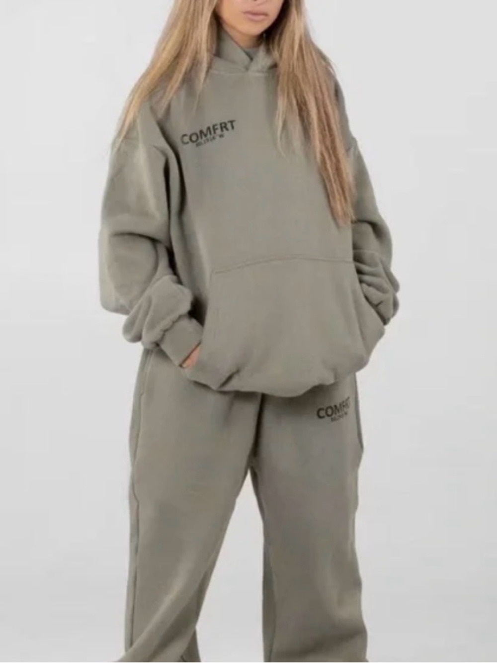 COMFRT Women’s XS Grey Sweatshirt and Sweatpants Set